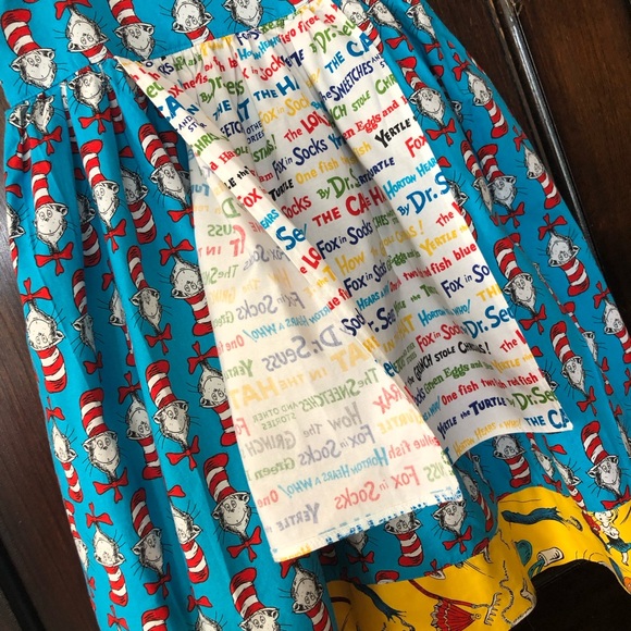 AWESOME Boutique CAT IN THE HAT apron knot dress size 8 - Picture 2 of 8